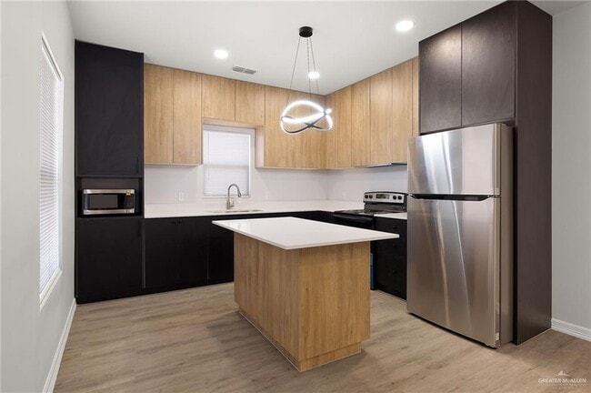 Foto del edificio - 18 Larkspur Ave