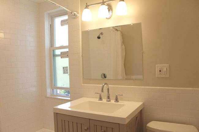 Building Photo - 61 Wenham St