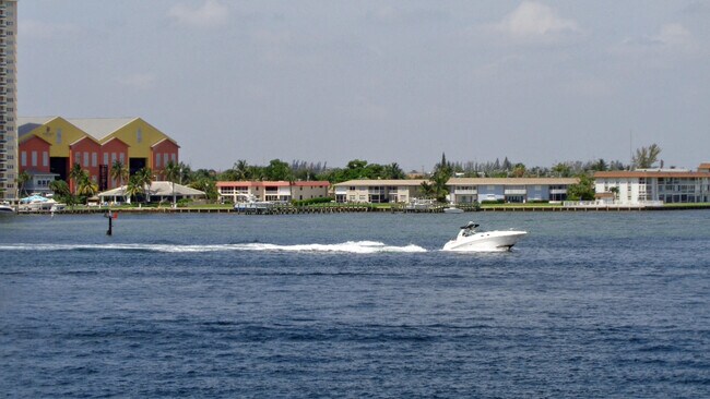 Foto del edificio - 1025 Sugar Sands Blvd