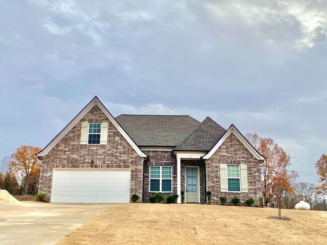 Building Photo - Now Leasing a 5-bedroom 3 bath home on Byhalia