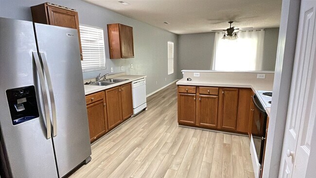 Building Photo - 3 bedroom/2 bath home in Bellegroae