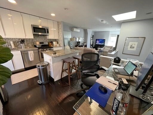 Primary Photo - 37 Gray St