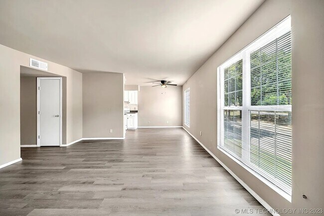 Foto del edificio - 6806 S Toledo Ave