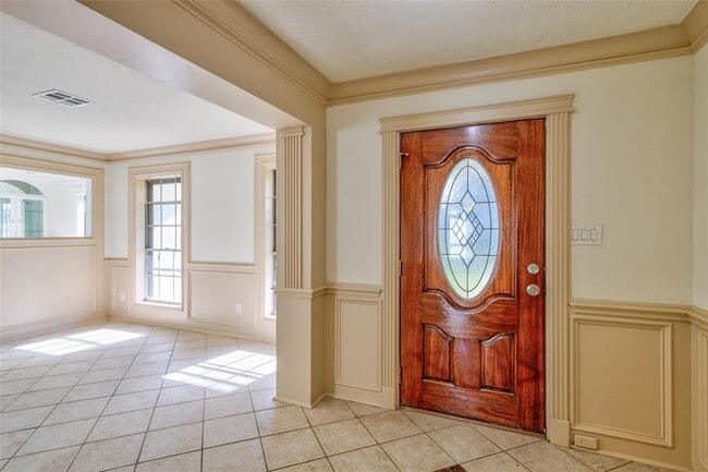 Building Photo - 202 Kirkaldy Dr
