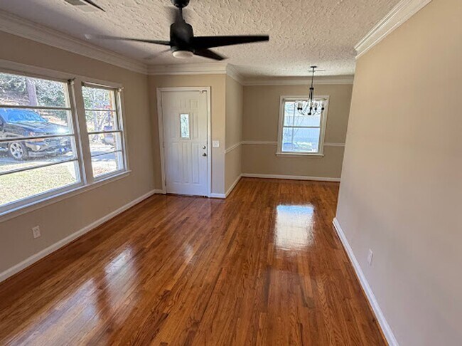 Building Photo - Wonderful 3 bedroom home in North Columbus
