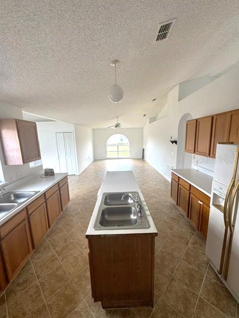 Building Photo - 565 Eagle Ct