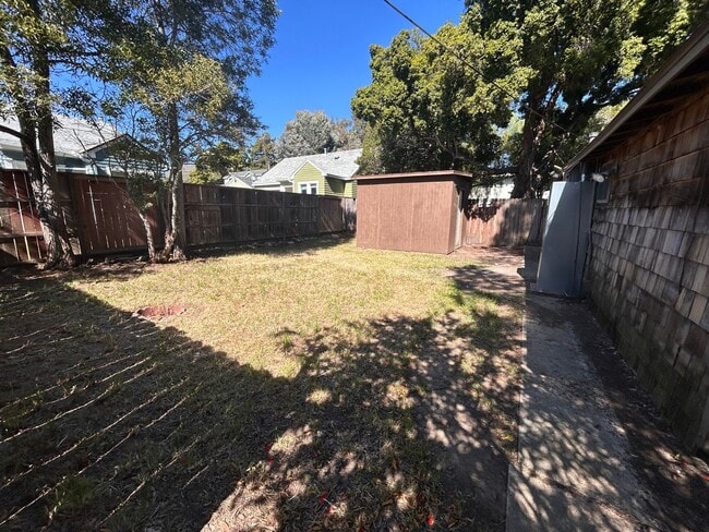 Building Photo - 0161  1212-20 Fredericks/390 Hathway