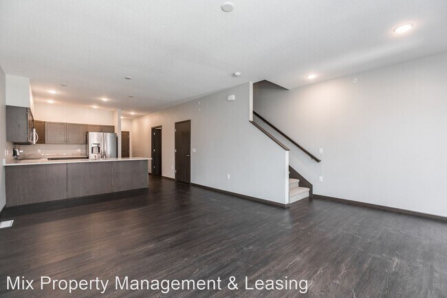 Building Photo - 2 br, 2.5 bath House - 421 2nd Ave SW