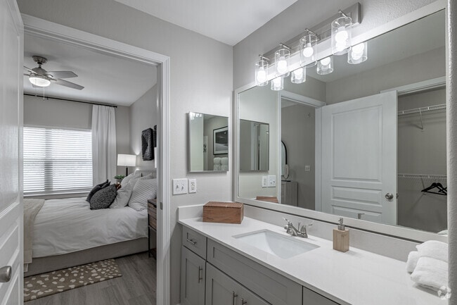 1BR, 1BA - 765 SF - Niche