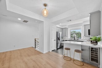 Building Photo - 803 Davis Rd