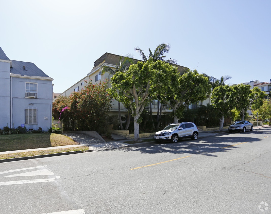 Building Photo - 336 S Norton Ave