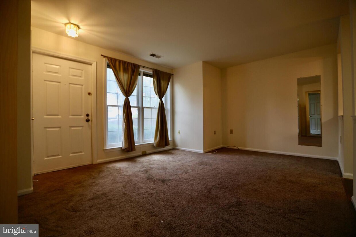 10716 Kings Riding Way Unit T420, Rockville, MD 20852 Room for Rent