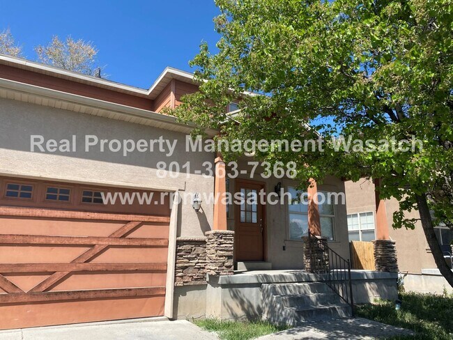 Foto del edificio - Great 4 bedroom 2 bath West Valley Home