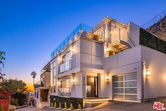 Building Photo - 9318 Warbler Way