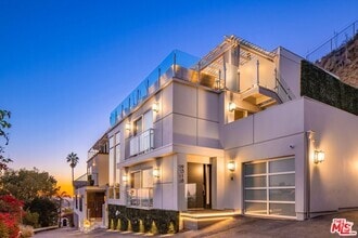 Building Photo - 9318 Warbler Way