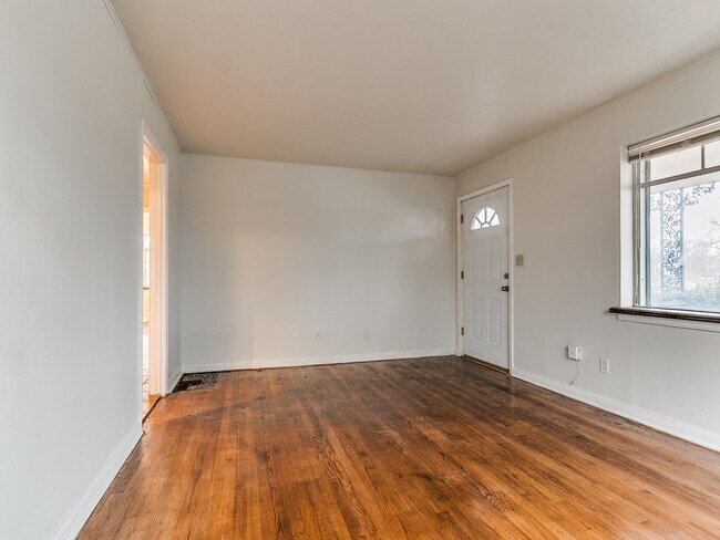 Building Photo - 4037 NW 13th St