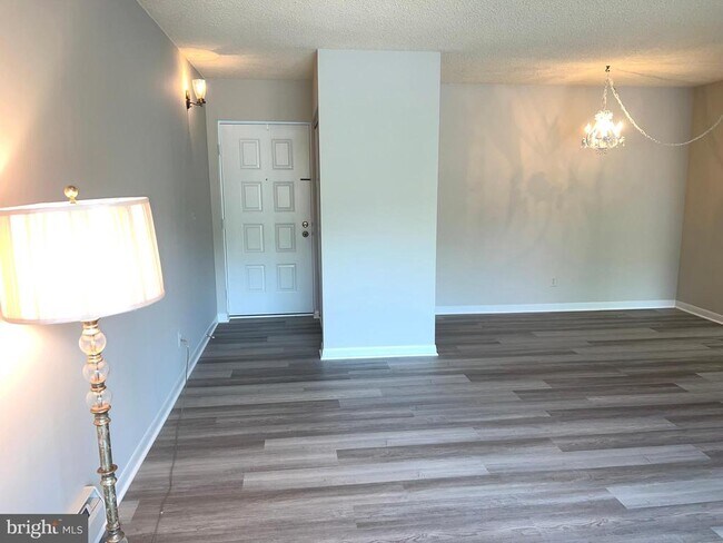 Foto del edificio - 15300 Beaverbrook Ct