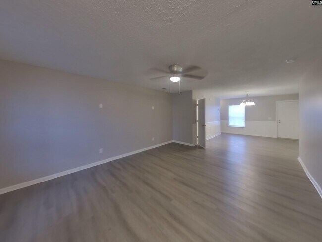 Foto del edificio - 124 Wigmore Ln