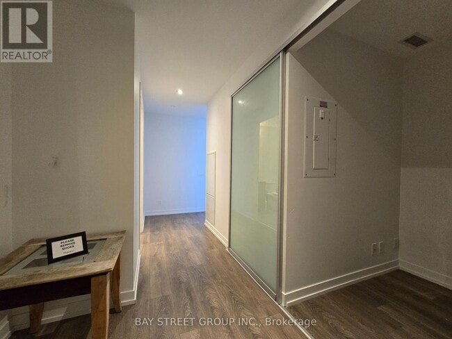 Photo du bâtiment - 950 Portage Pkwy