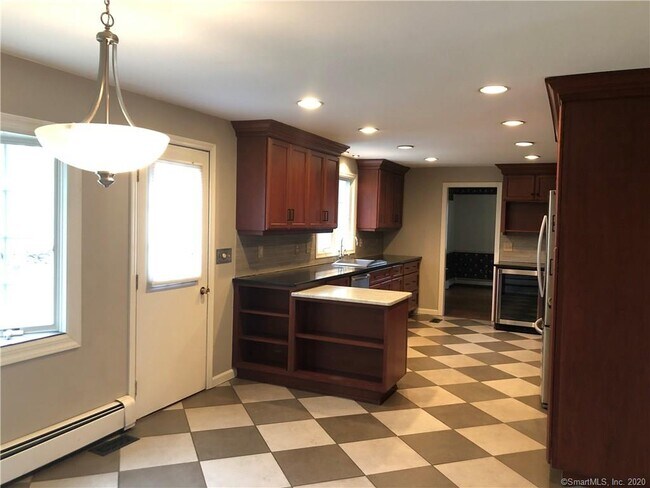 Building Photo - 5 Grand Pl
