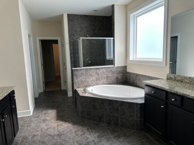 Foto del edificio - 9792 Glenmore Ln