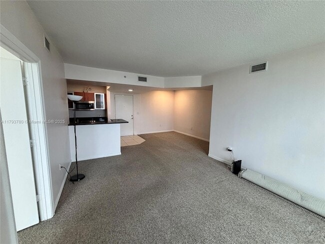 Foto del edificio - 2775 NE 187th St