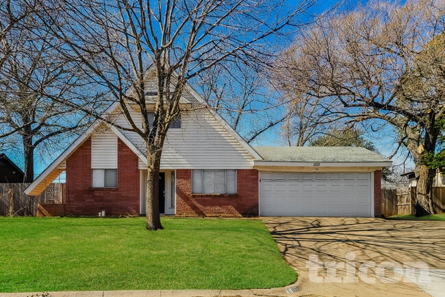 Building Photo - 1133 Norwood Dr