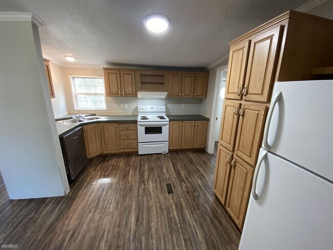 Building Photo - 4 br, 2 bath Mobile Home - 111 Pecan Grove...