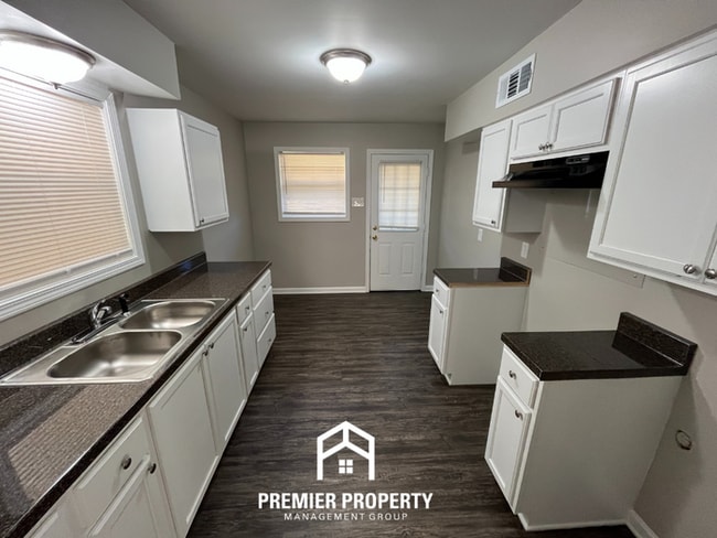 Building Photo - 1334 Timothy Dr