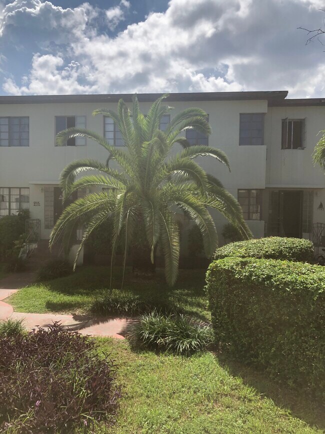Building Photo - 1137 Marseille Dr