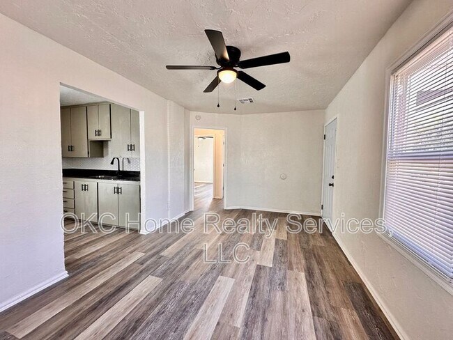 Foto del edificio - 3516 S St Clair Ave