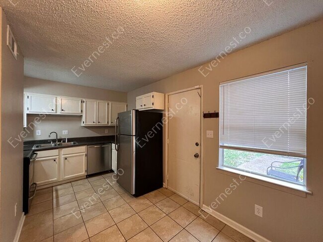 Building Photo - 3801 Carnes Ave