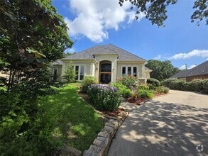 Building Photo - 510 Fox Glen