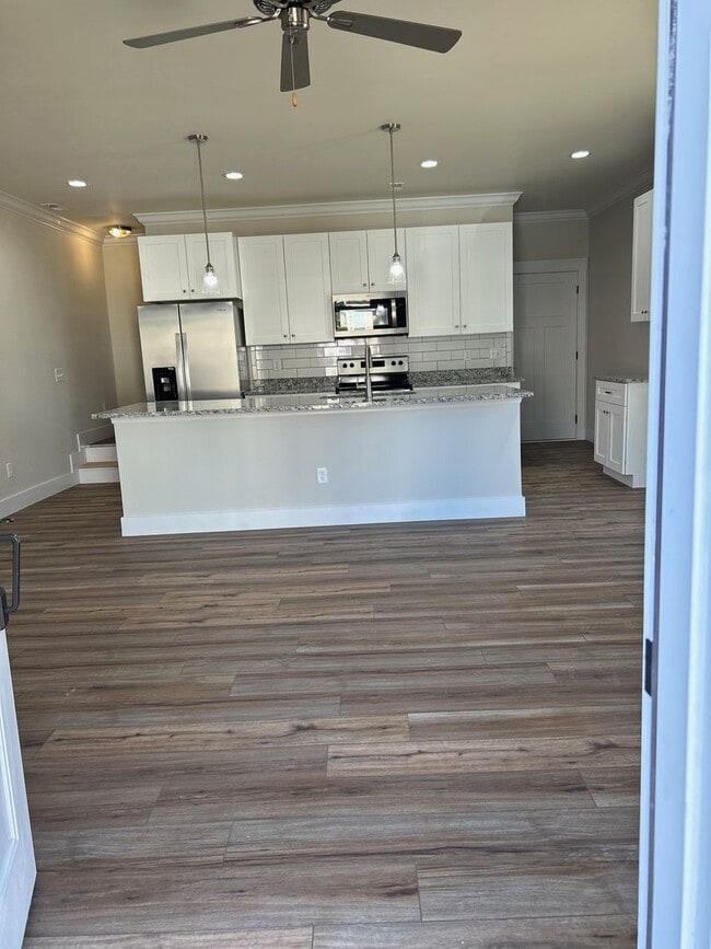 Building Photo - New 3 Bedroom 2.5 Bath Townhouse with Garage