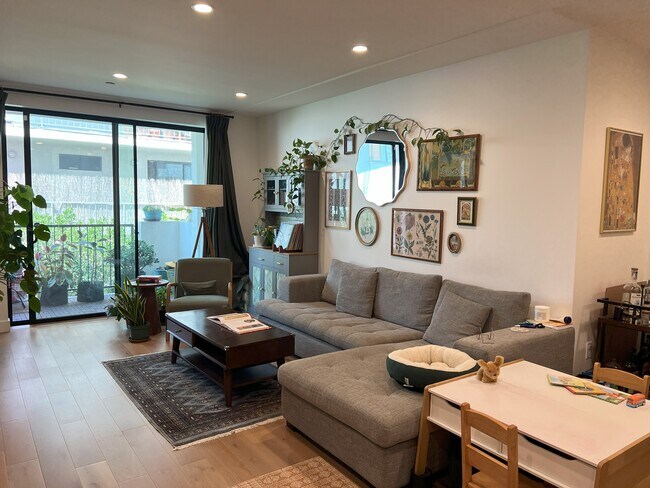 Foto del edificio - 1515 S Holt Ave