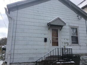 Building Photo - 1116 W Washington St