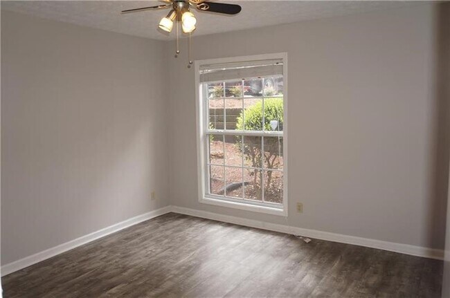 Building Photo - 3005 Seven Pines Ln