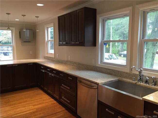 Foto del edificio - 234 N Pine Creek Rd