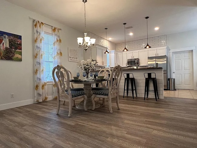 Building Photo - 112 E Wild Blueberry Way