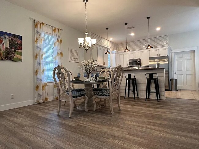 Foto del edificio - 112 E Wild Blueberry Way