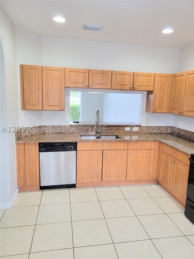 Foto del edificio - 8263 SW 27th St