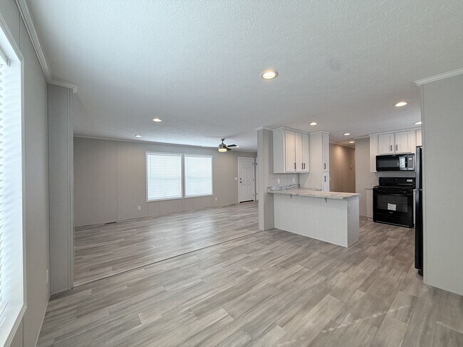 Foto del edificio - 29805 Jamestown Dr