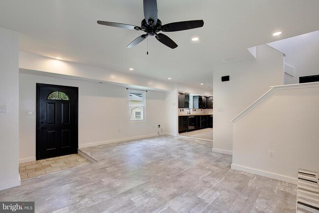 Building Photo - 5645 Battee Dr