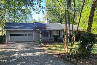 Building Photo - 2489 Forest Dale Dr
