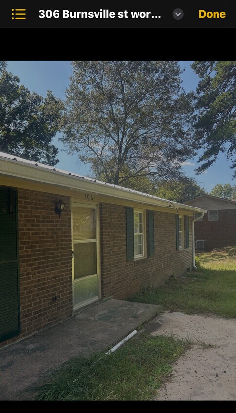 Foto principal - 306 E Burnsville St