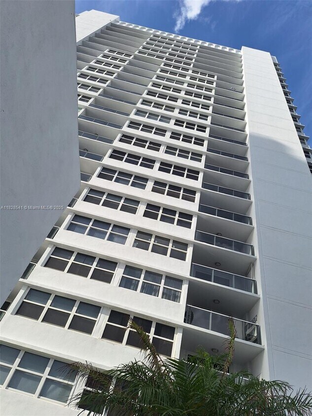 Foto principal - 1904 S Ocean Dr