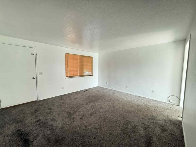 Building Photo - Duplex