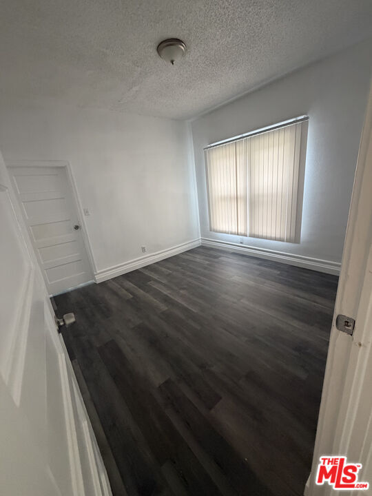 Building Photo - 3925 Normandie Ave
