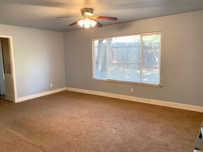 Foto del edificio - 2661 Carmichael Way