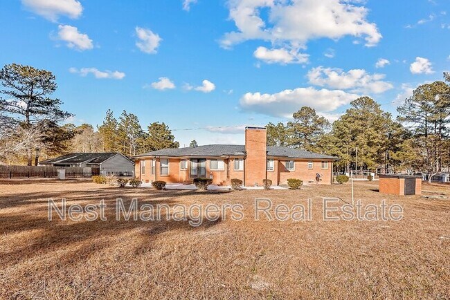 Building Photo - 554 Snow Hill Rd